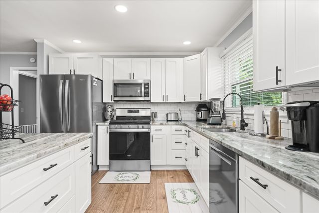 2727 Old Salem Dr, Cookeville, TN 38506