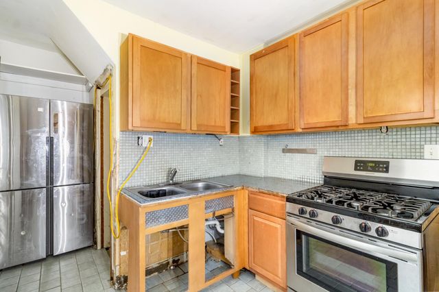 1746 Stanford Avenue, Saint Paul, MN 55105