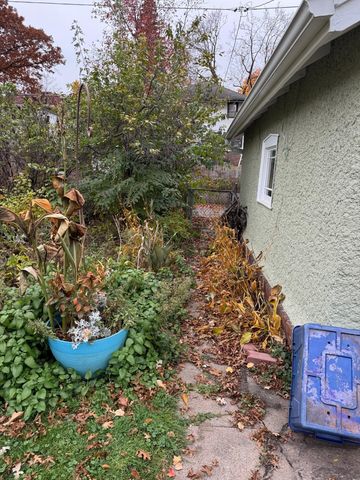 1746 Stanford Avenue, Saint Paul, MN 55105