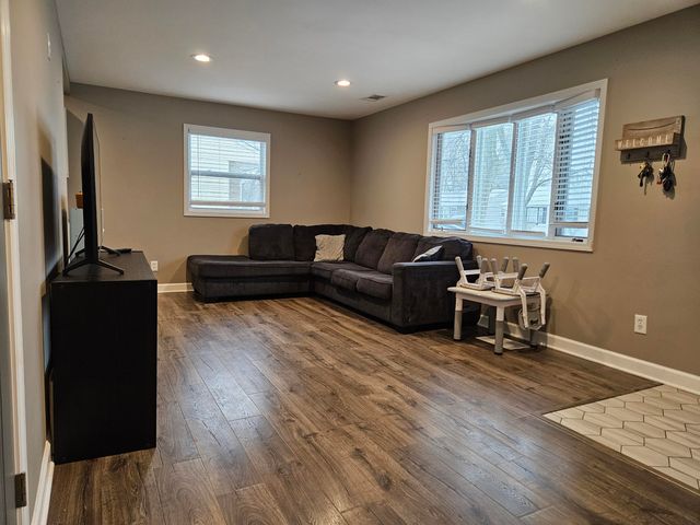 8129 Wicker Park Drive, Highland, IN 46322