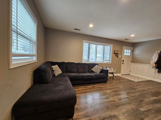 8129 Wicker Park Drive, Highland, IN 46322