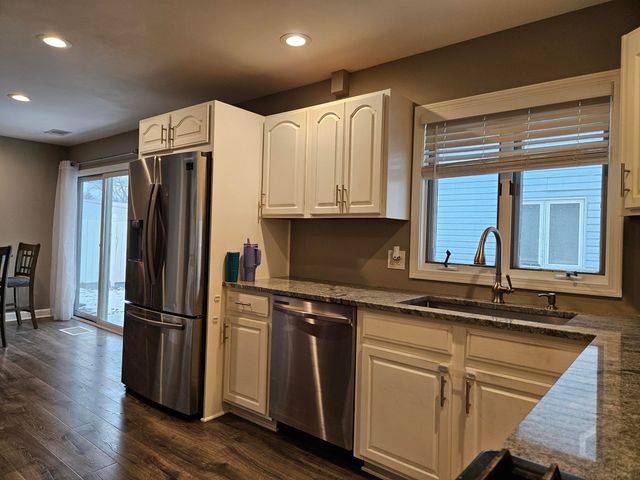 8129 Wicker Park Drive, Highland, IN 46322