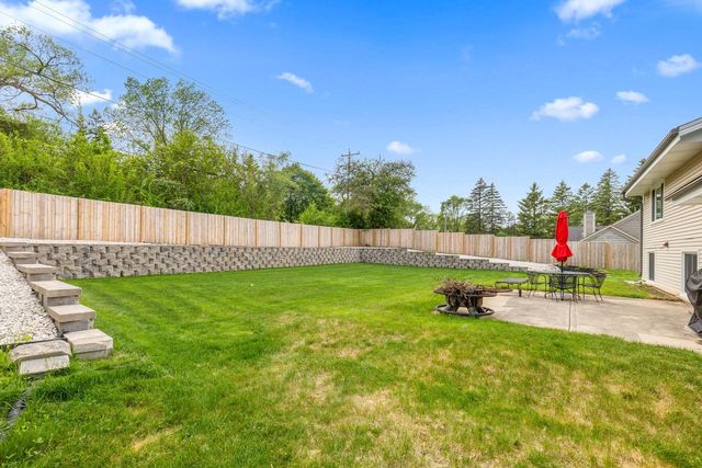 9201 W County Line ROAD, Milwaukee, WI 53224