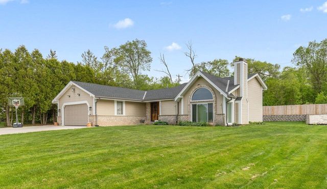 9201 W County Line ROAD, Milwaukee, WI 53224