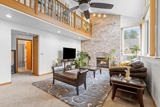 9201 W County Line ROAD, Milwaukee, WI 53224