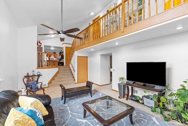 9201 W County Line ROAD, Milwaukee, WI 53224