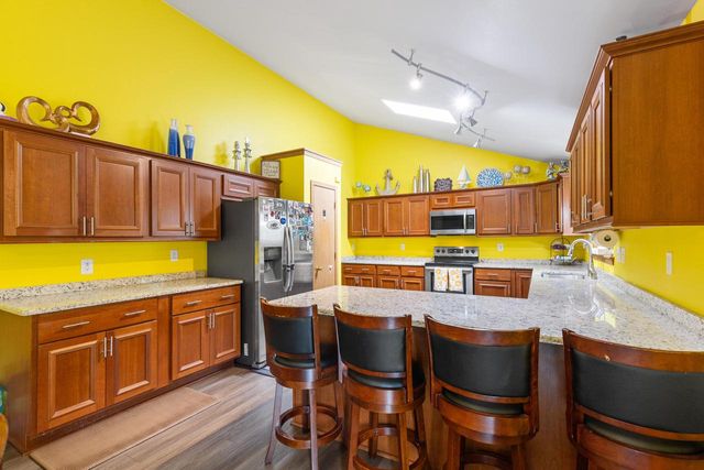 9201 W County Line ROAD, Milwaukee, WI 53224