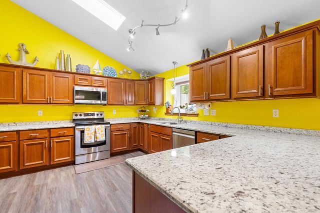 9201 W County Line ROAD, Milwaukee, WI 53224