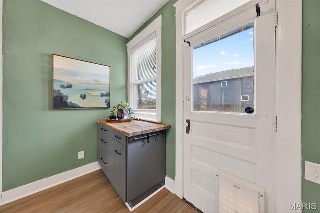 6758 Wise Avenue, St Louis, MO 63139