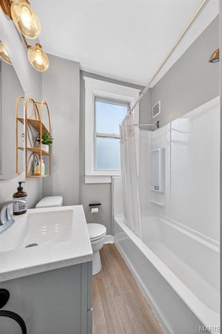 6758 Wise Avenue, St Louis, MO 63139