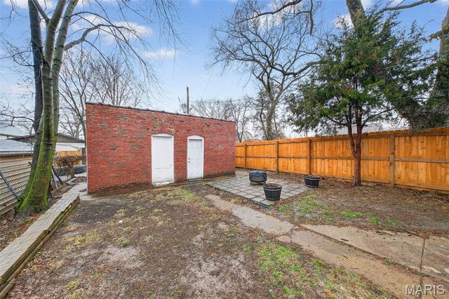 6758 Wise Avenue, St Louis, MO 63139