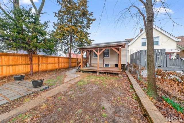 6758 Wise Avenue, St Louis, MO 63139