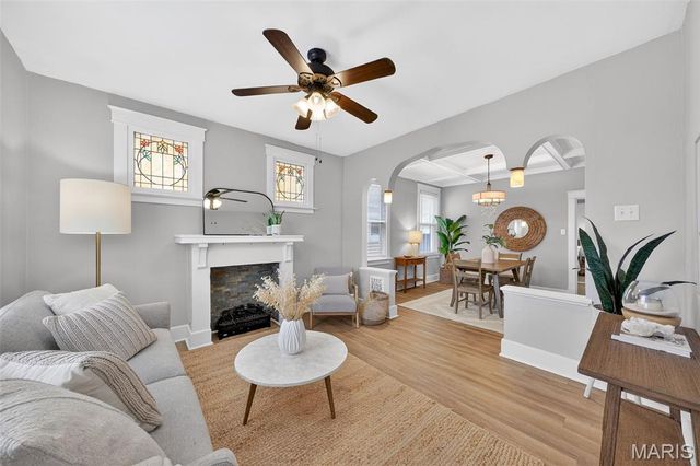 6758 Wise Avenue, St Louis, MO 63139