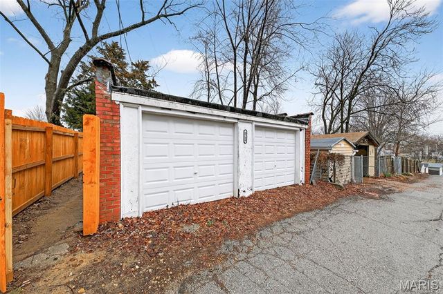 6758 Wise Avenue, St Louis, MO 63139