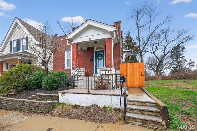 6758 Wise Avenue, St Louis, MO 63139