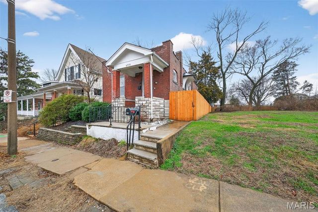 6758 Wise Avenue, St Louis, MO 63139
