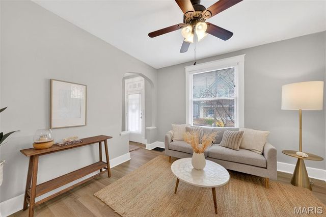 6758 Wise Avenue, St Louis, MO 63139