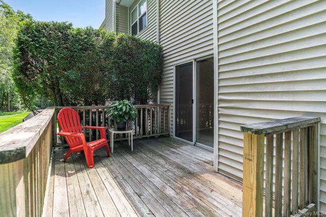 406 Willow Pond Drive, Riverhead, NY 11901