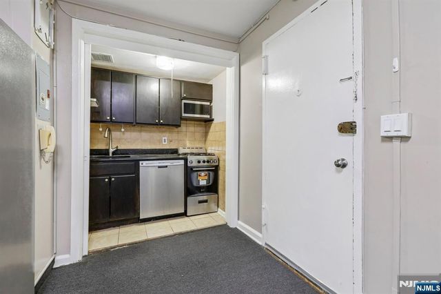 3031 Edwin Avenue 4H, Fort Lee, NJ 07024