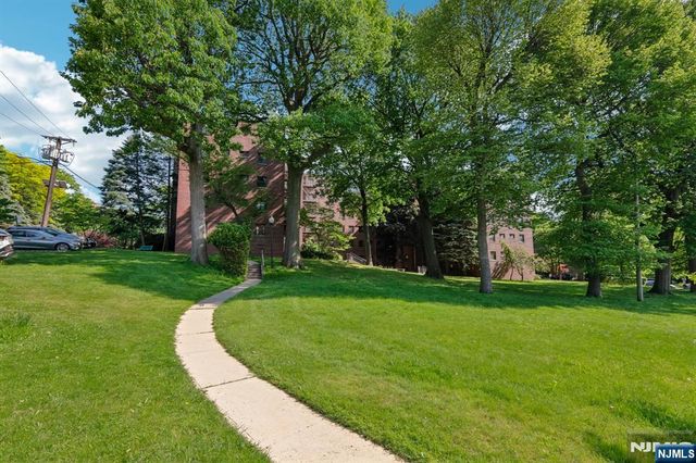 3031 Edwin Avenue 4H, Fort Lee, NJ 07024