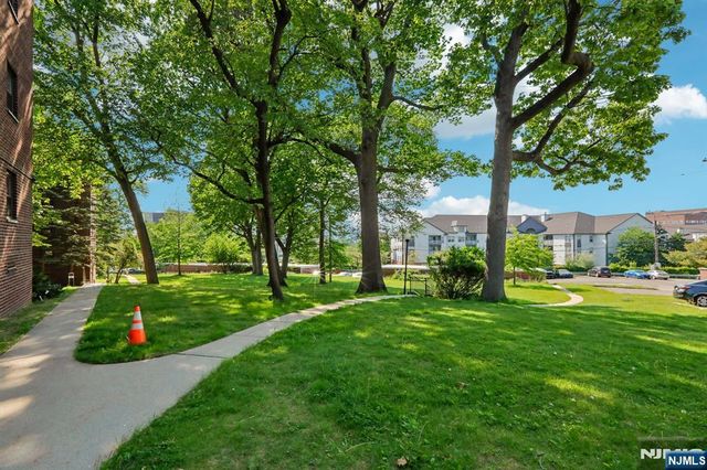 3031 Edwin Avenue 4H, Fort Lee, NJ 07024
