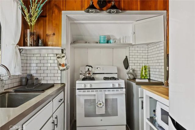 27010 State Highway 189, Blue Jay, CA 92317