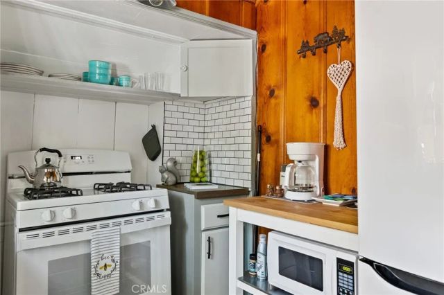 27010 State Highway 189, Blue Jay, CA 92317