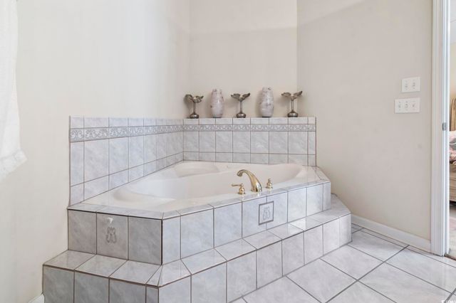 4233 Rivergate Ln., Little River, SC 29566