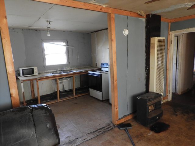 208 Reeves Street, Winters, TX 79567