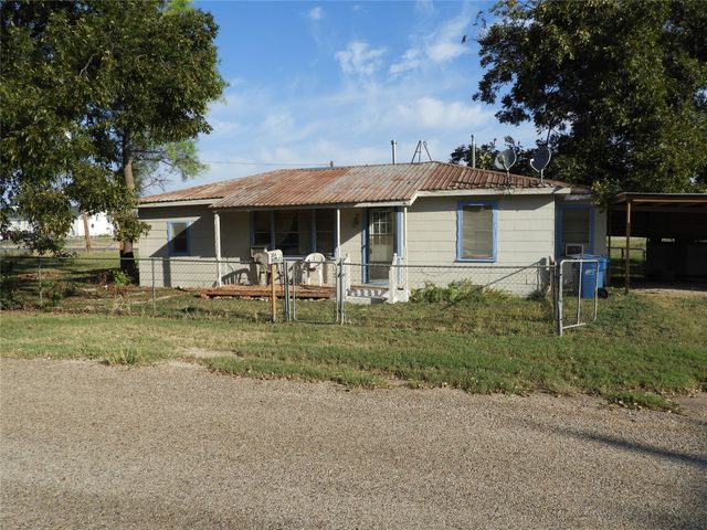208 Reeves Street, Winters, TX 79567