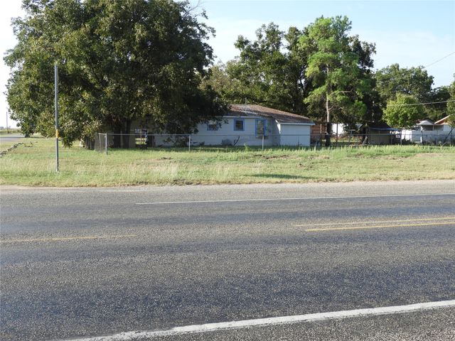 208 Reeves Street, Winters, TX 79567
