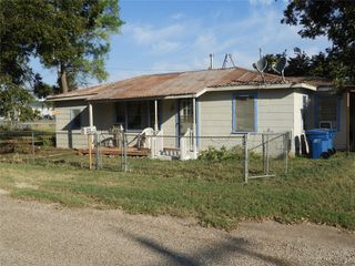 208 Reeves Street, Winters, TX 79567