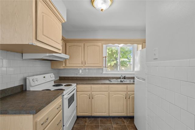 9 Gardner Avenue, Cranston, RI 02910