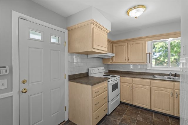 9 Gardner Avenue, Cranston, RI 02910