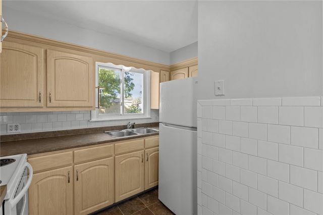 9 Gardner Avenue, Cranston, RI 02910