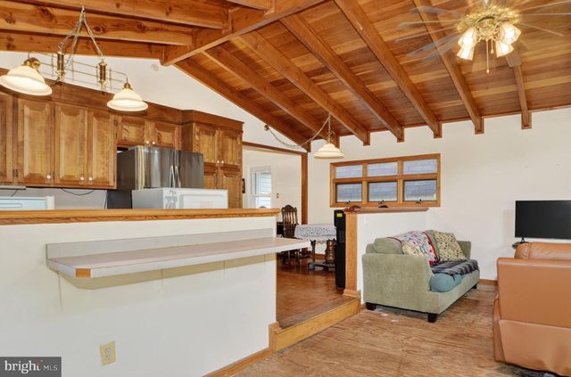 38 4TH ST, Colonial Beach, VA 22443