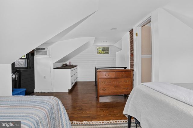 38 4TH ST, Colonial Beach, VA 22443