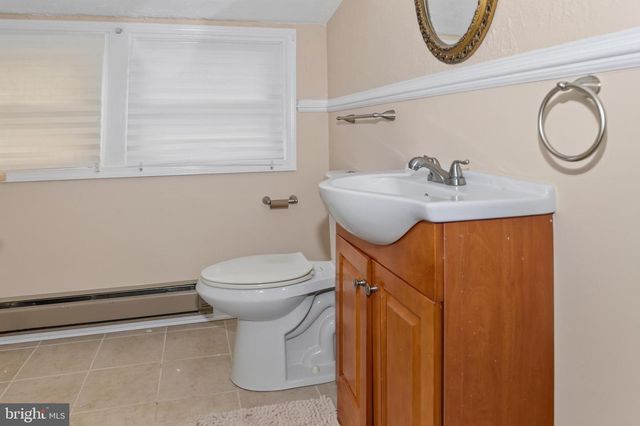38 4TH ST, Colonial Beach, VA 22443