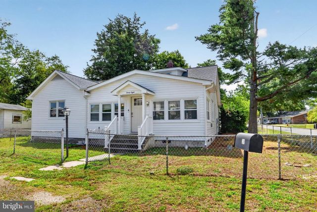38 4TH ST, Colonial Beach, VA 22443