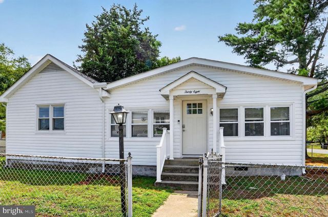 38 4TH ST, Colonial Beach, VA 22443