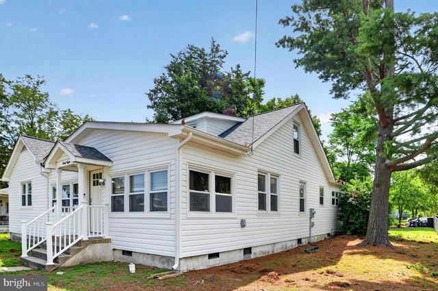 38 4TH ST, Colonial Beach, VA 22443