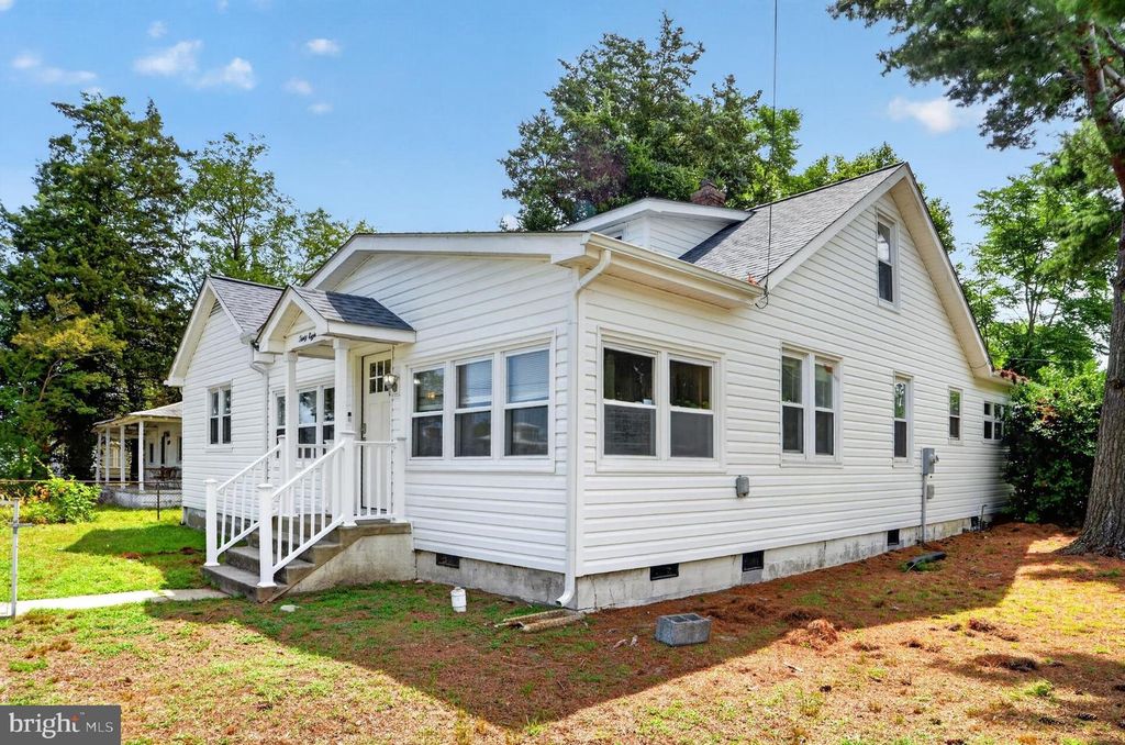 38 4TH ST, Colonial Beach, VA 22443