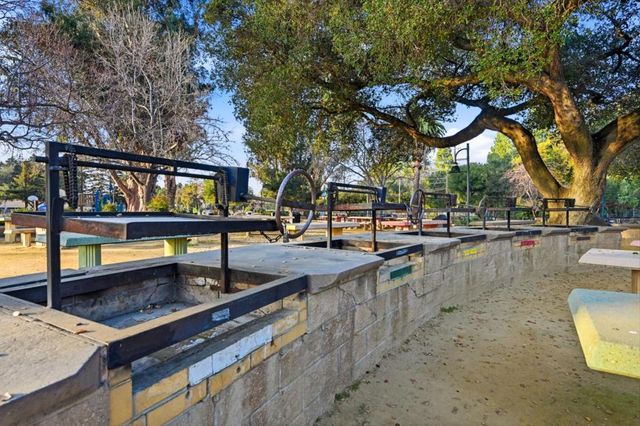 2020 Thea Circle, Mountain View, CA 94043