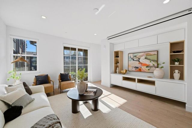 2020 Thea Circle, Mountain View, CA 94043