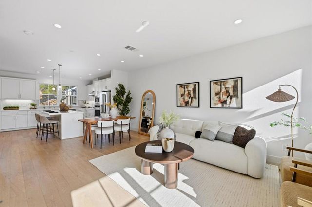 2020 Thea Circle, Mountain View, CA 94043