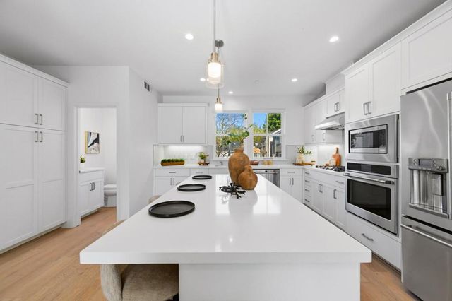 2020 Thea Circle, Mountain View, CA 94043