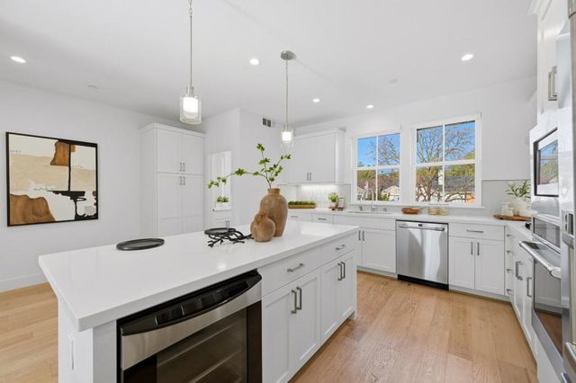 2020 Thea Circle, Mountain View, CA 94043