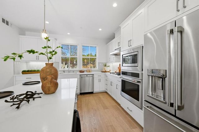 2020 Thea Circle, Mountain View, CA 94043