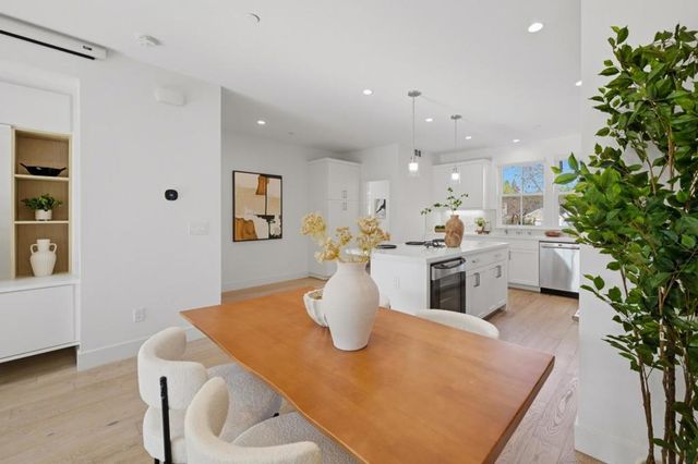 2020 Thea Circle, Mountain View, CA 94043