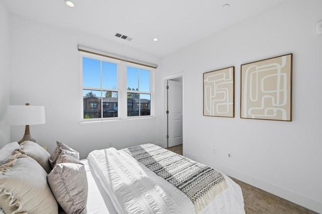 2020 Thea Circle, Mountain View, CA 94043